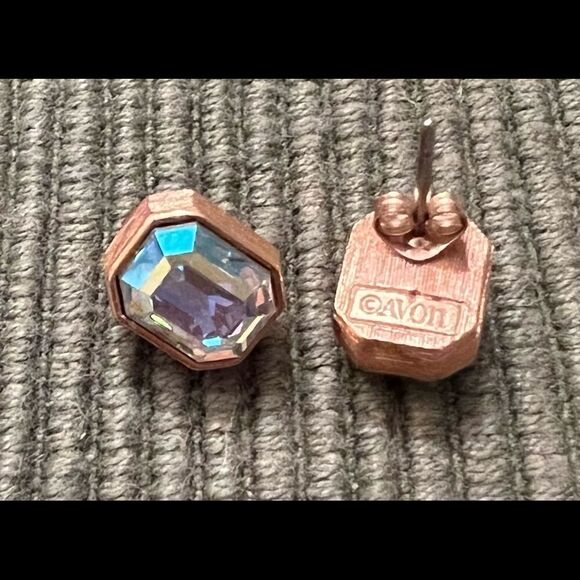 4 pair of stylish earrings - Picture 10 of 11